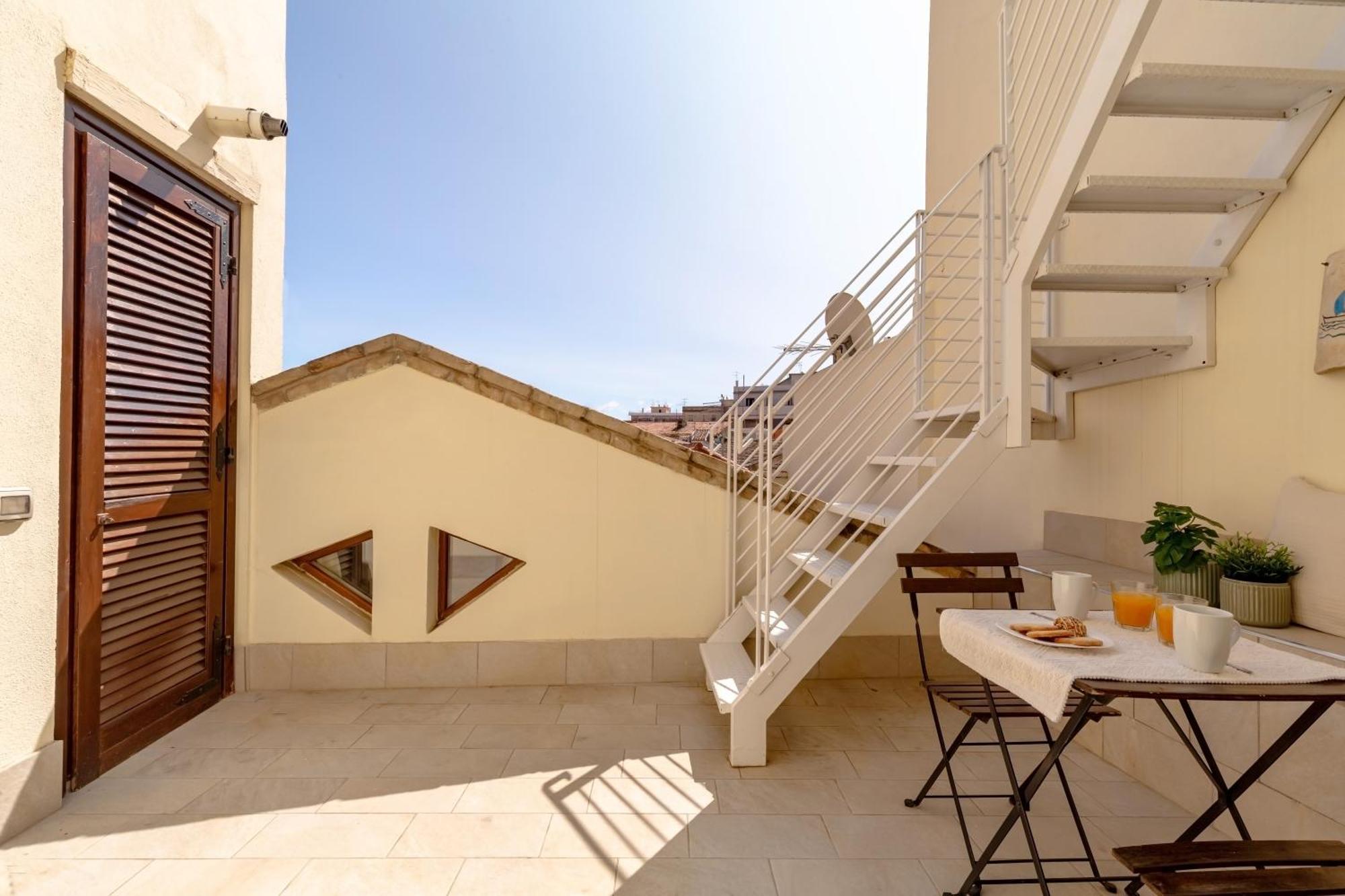 Domus De Silva - Appartamento In Centro Storico A Cagliari Dış mekan fotoğraf