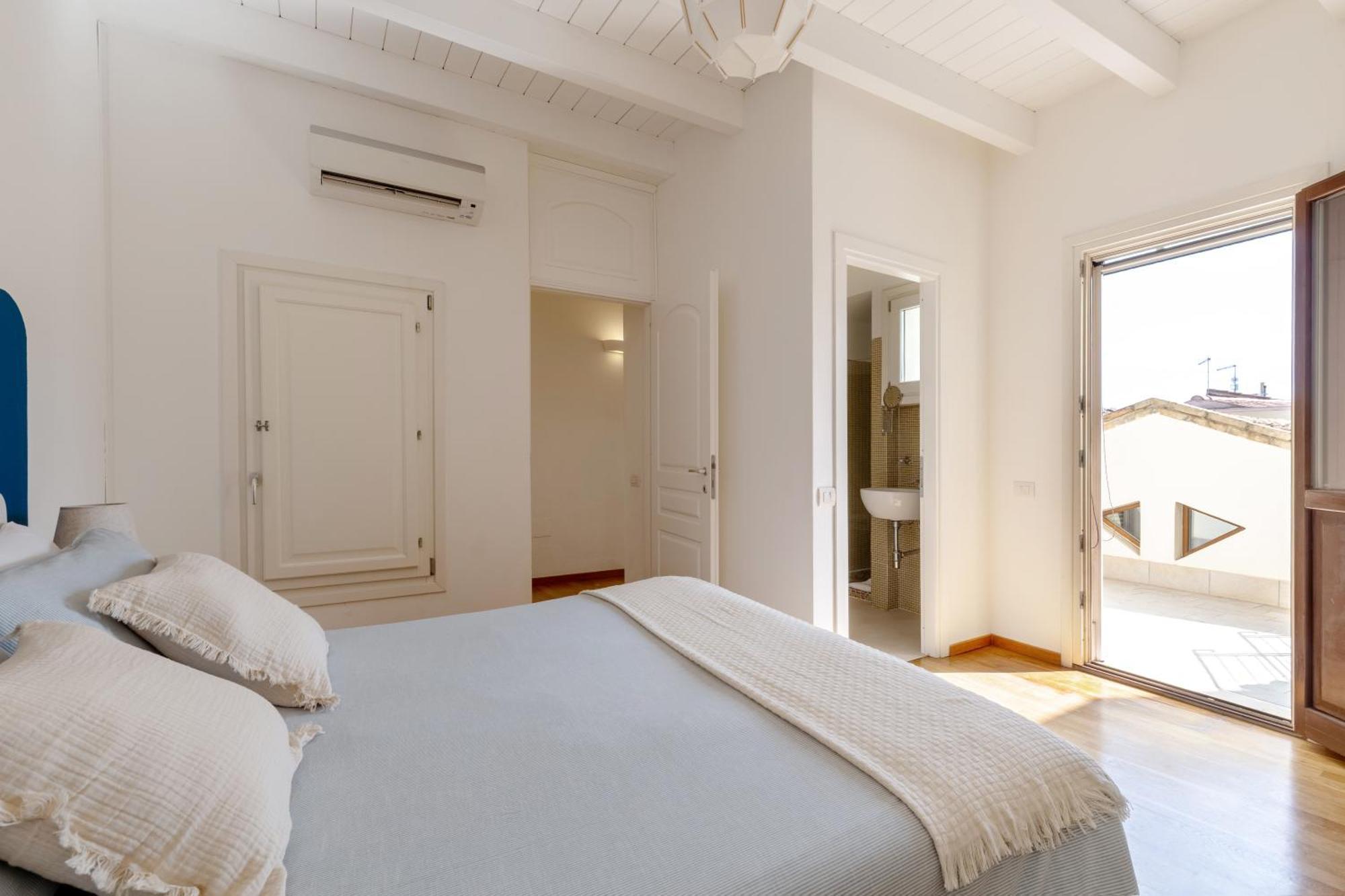Domus De Silva - Appartamento In Centro Storico A Cagliari Dış mekan fotoğraf
